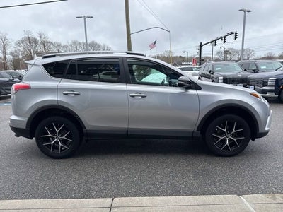 2017 Toyota RAV4 SE