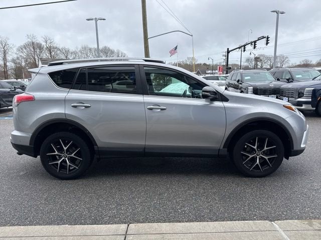 2017 Toyota RAV4 SE