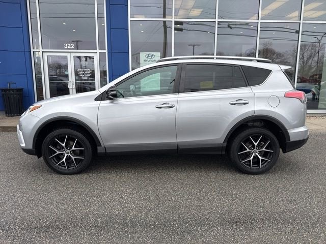 2017 Toyota RAV4 SE