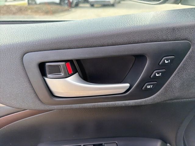 2014 Toyota Highlander Hybrid Limited Platinum