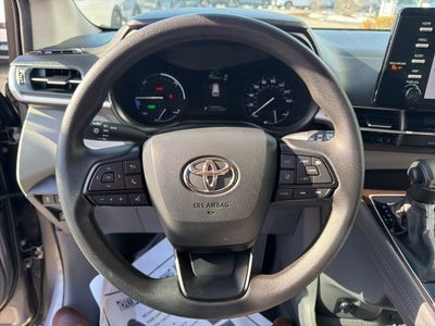 2024 Toyota Sienna LE