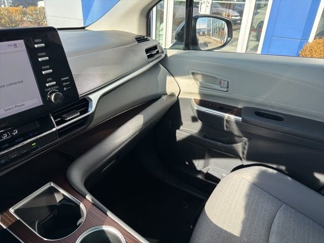 2024 Toyota Sienna LE