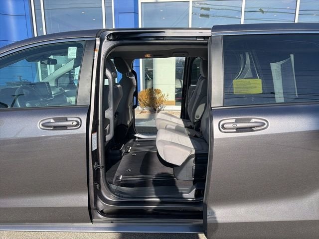 2024 Toyota Sienna LE