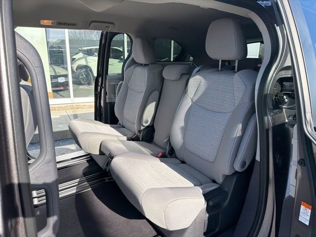 2024 Toyota Sienna LE