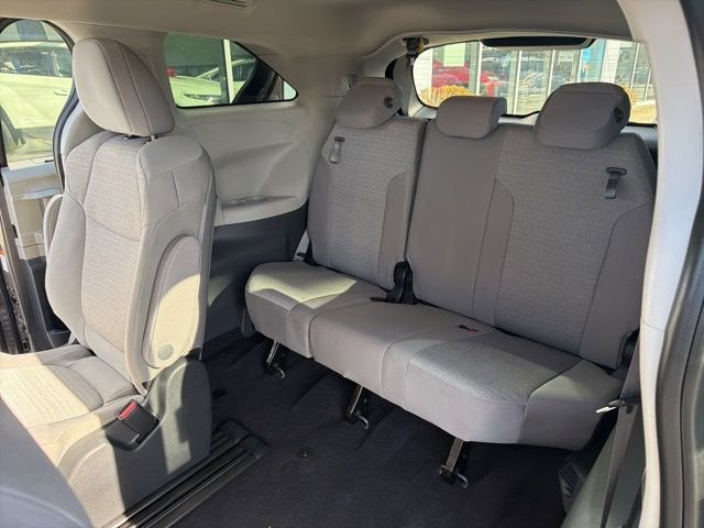 2024 Toyota Sienna LE