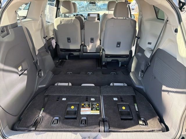 2024 Toyota Sienna LE