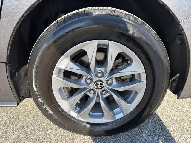 2024 Toyota Sienna LE