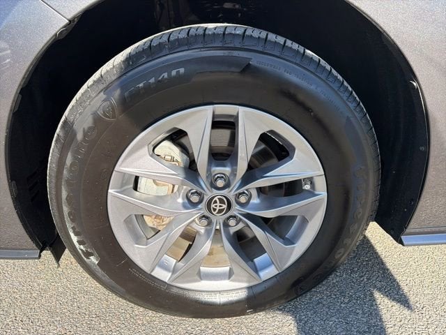 2024 Toyota Sienna LE