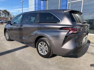 2024 Toyota Sienna LE