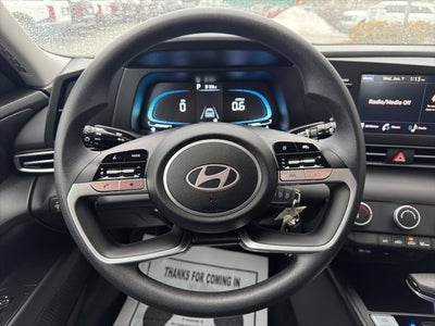 2025 Hyundai ELANTRA SE