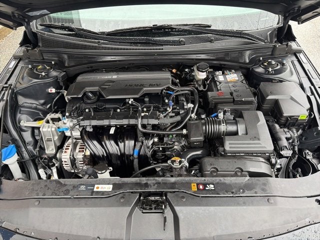 2025 Hyundai ELANTRA SE