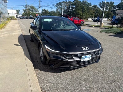 2026 Hyundai ELANTRA SE
