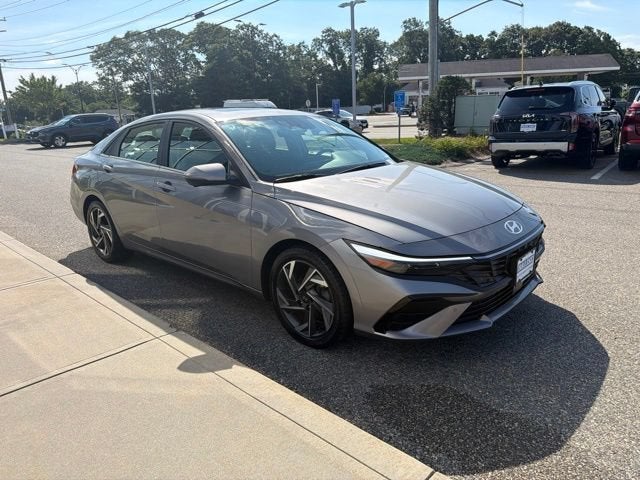 2024 Hyundai ELANTRA Limited