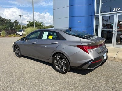 2024 Hyundai ELANTRA Limited