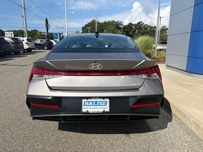2024 Hyundai ELANTRA Limited