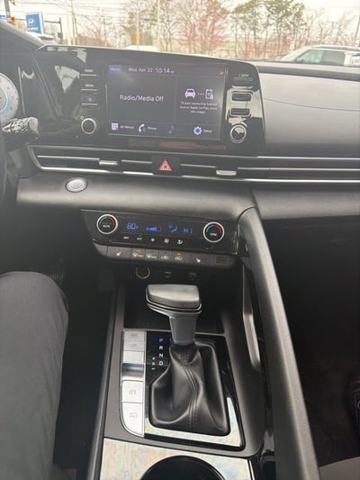 2022 Hyundai ELANTRA SEL