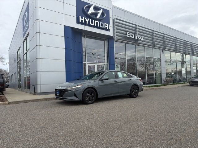 2022 Hyundai ELANTRA SEL