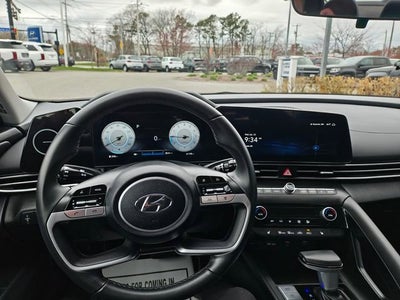 2023 Hyundai ELANTRA SEL