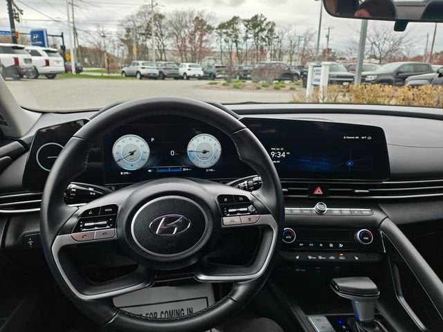 2023 Hyundai ELANTRA SEL