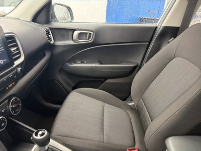 2025 Hyundai VENUE SE