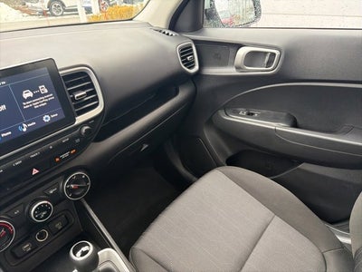 2025 Hyundai VENUE SE