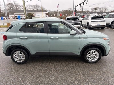 2025 Hyundai VENUE SE