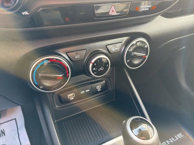 2025 Hyundai VENUE SE